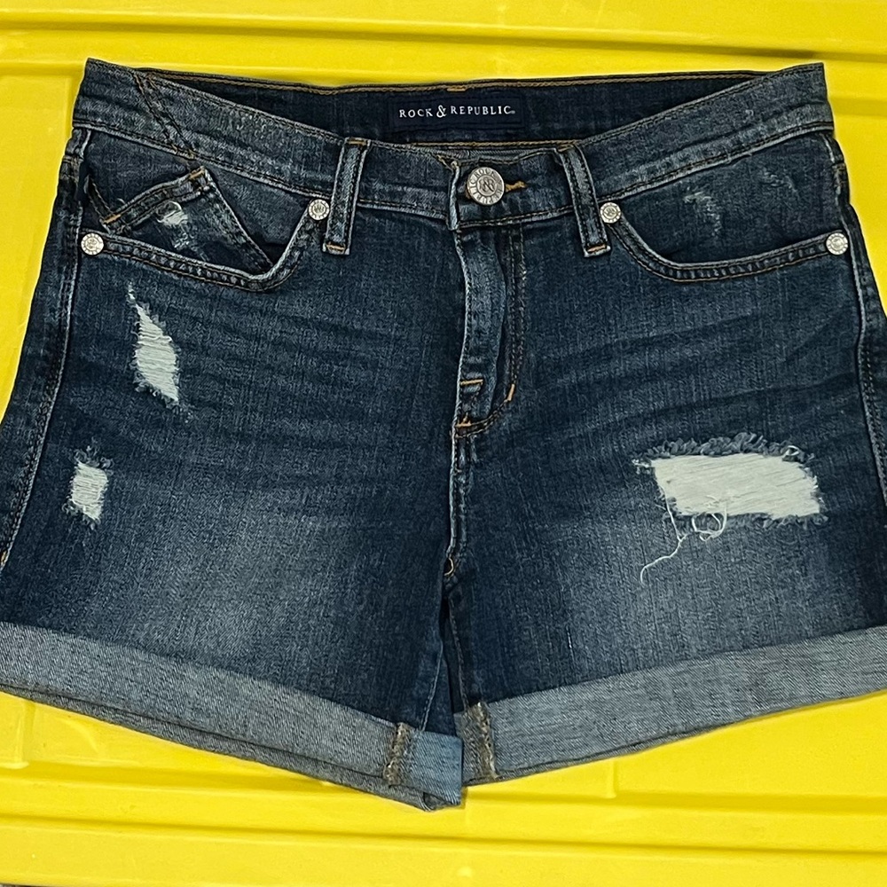 Like New Rock & Republic Dark Wash Denim Shorts Zip Fly Non Stretch Size 8